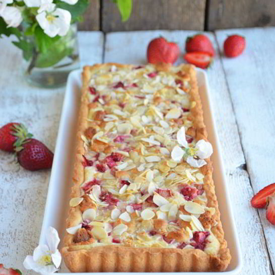 Рецепт ревенно-клубничного тарт с марципаном