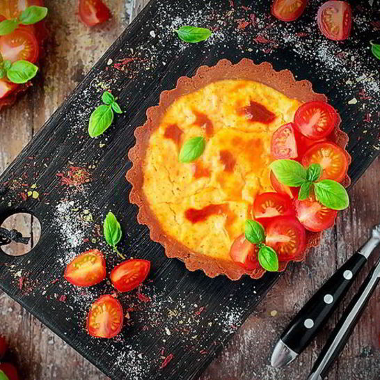 Рецепт сырного тарта с паприкой и черри