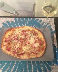 Тарт фламбе с беконом