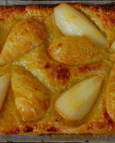 Тарт с грушами в абрикосовой глазури