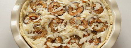 тарт со сливами, рикоттой и миндалем. Шаг 5