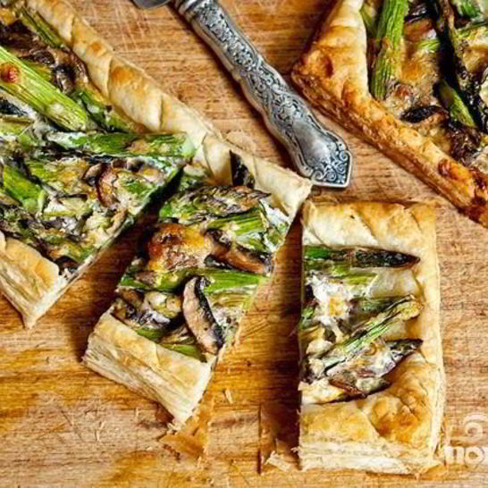 Рецепт тарта со спаржей, грибами и сыром