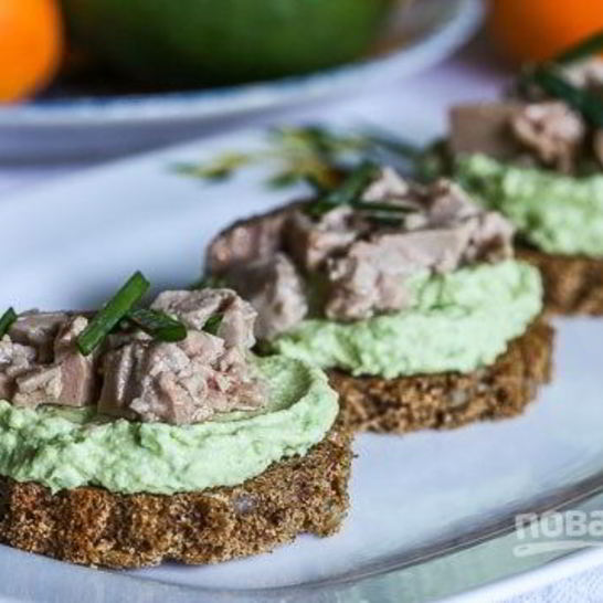 Рецепт тартинок с авокадо и печенью трески