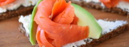 тартинки с копченым лососем и авокадо. Шаг 6