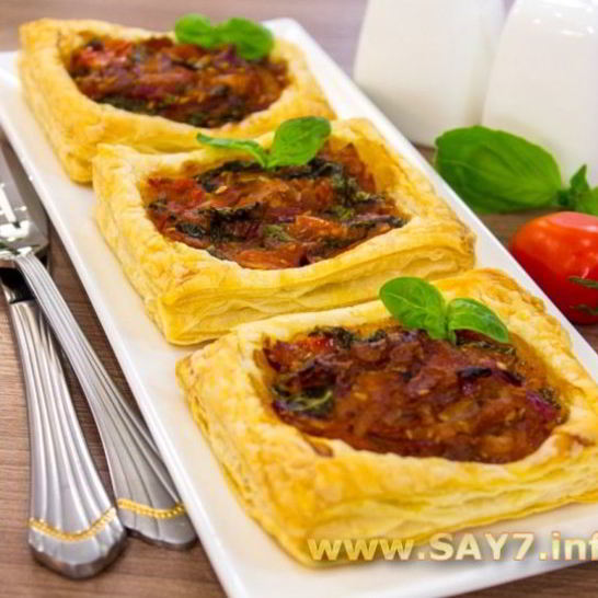 Рецепт тартов с помидорами и луком