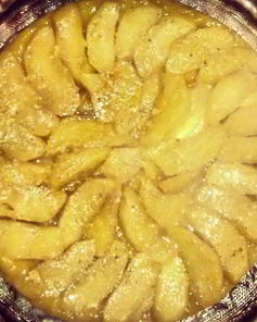 Яблочный тарт татен с цедрой лимона и корицей