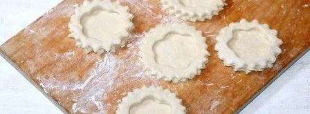 волованы с салатом из крабовых палочек. Шаг 2