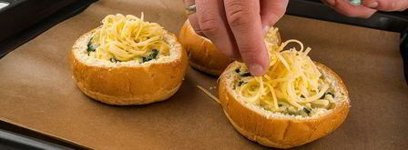 яичница в булочке. Шаг 5