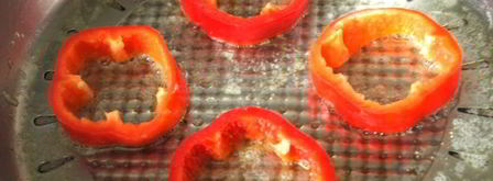 яичница в перце. Шаг 2