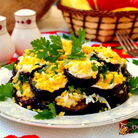 Рецепт закуски из баклажанов с яйцом