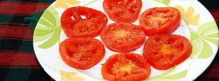 жареные яйца с помидорами. Шаг 3